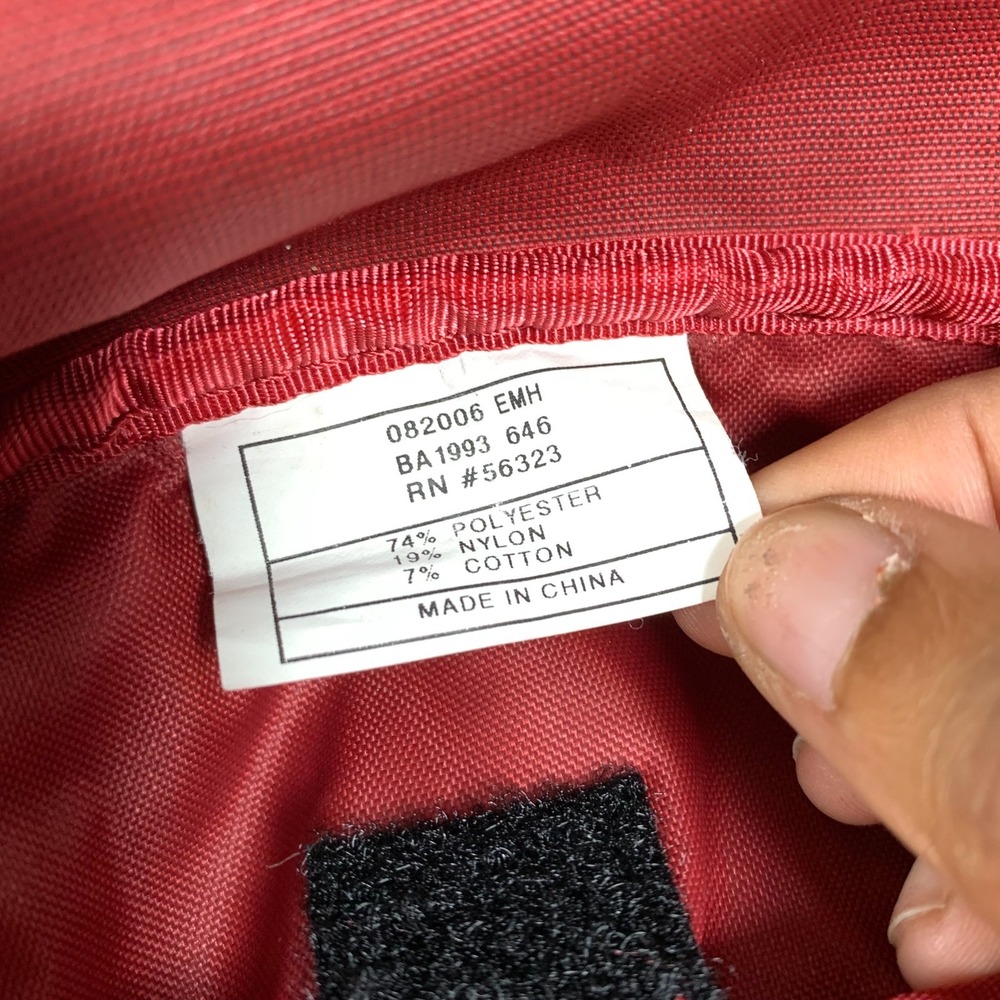Vintage Nike Duffle Bag Adjustable Strap Gym Swoosh Embroidered 90s Travel Y2K - Picture 13 of 14
